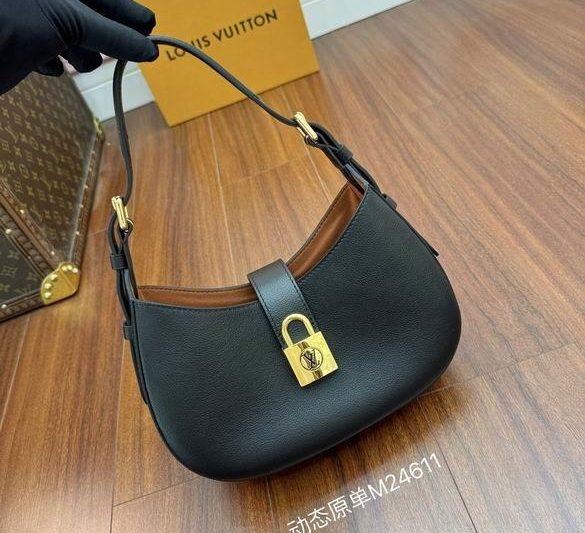 LV Replica Bags M24611 26X18X7cm YG 3colour