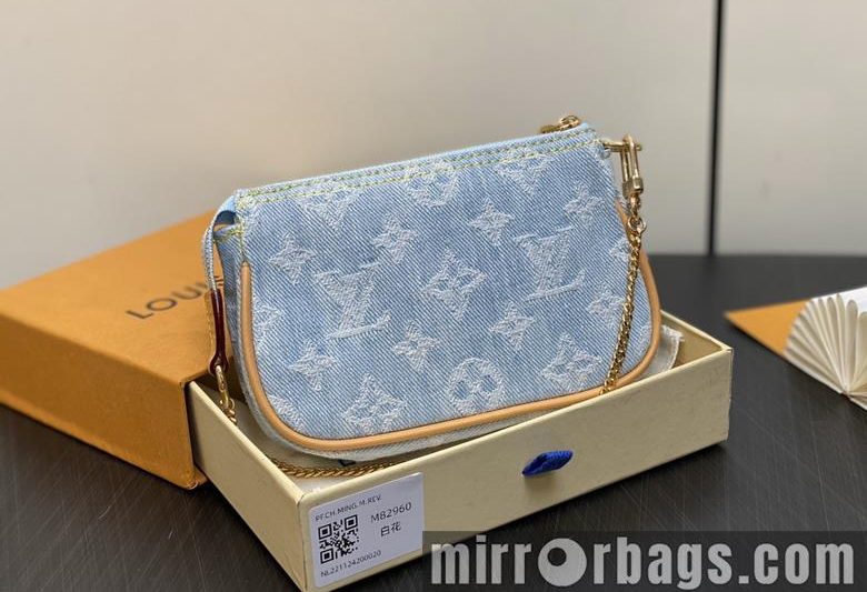 LV Replica Bags ACC M82960 4.5×9.5x4cm gf