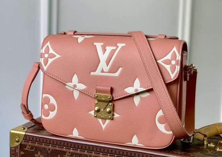 LV Replica Bags Pochette Metis M45773 25x19x7cm gf1