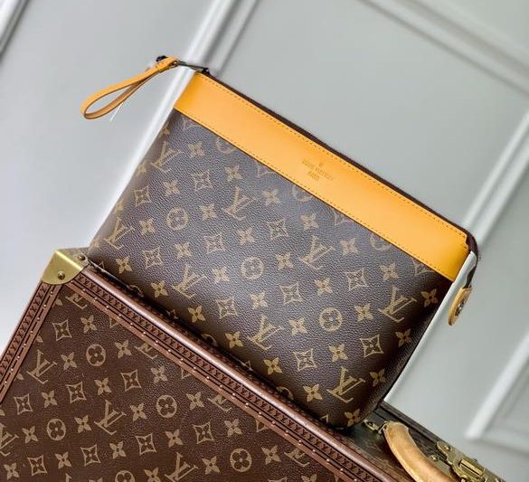 LV Replica Bags Voyage M13199 21×7.5x30cm gf1