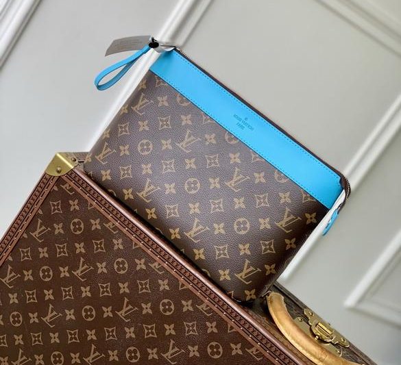 LV Replica Bags Voyage M13199 21×7.5x30cm gf