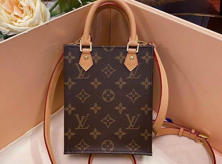 LV Replica Bags Sac Plat M81295 14x17x5cm gf