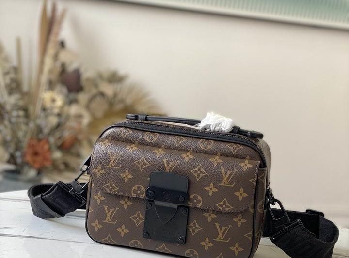 LV Replica Bags S Lock M45806 22x18x8 cm gf