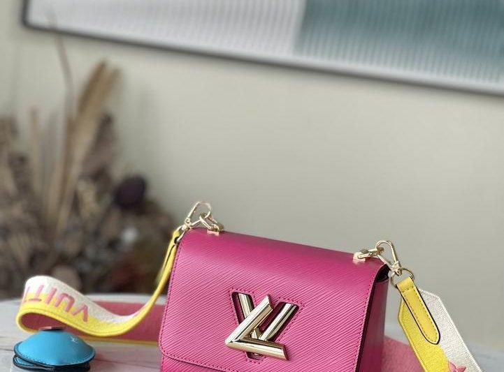 LV Replica Bags Twist M20693 19x15x9cm gf