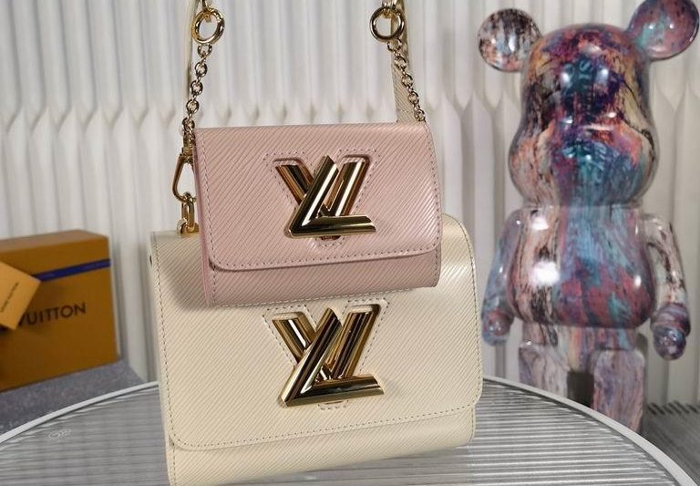 LV Replica Bags Twist M59886 19x15x9cm