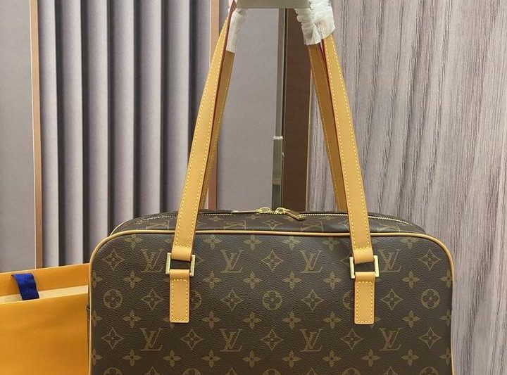 LV Replica Bags Vintage Cite51181 L37x23x12cm