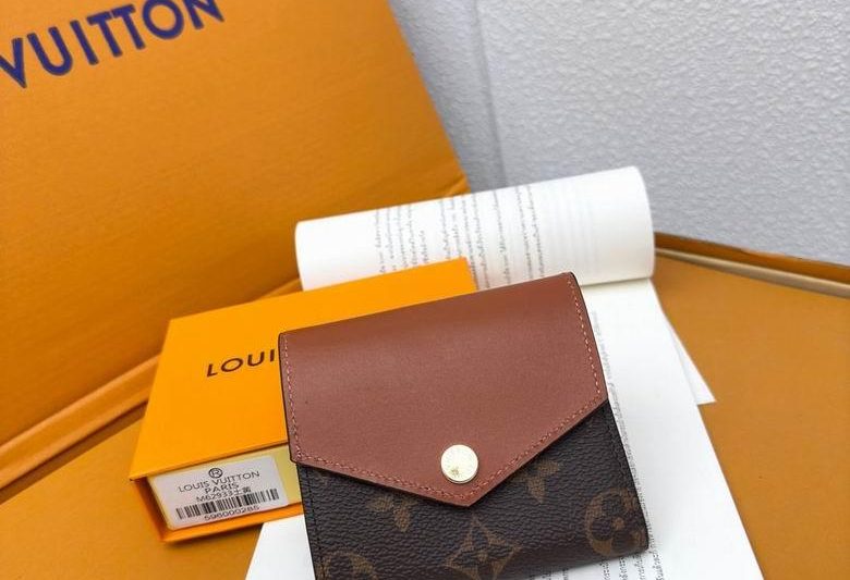 LV Replica Bags M62933 YG 3