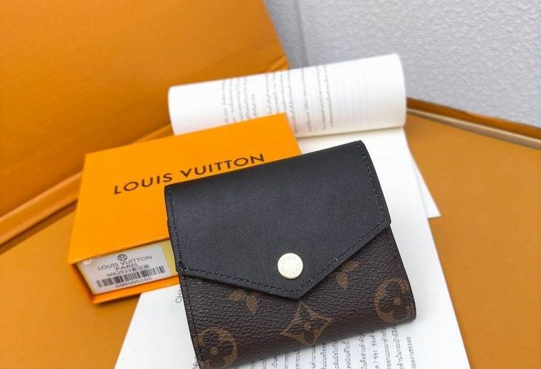 LV Replica Bags M62933 YG 2