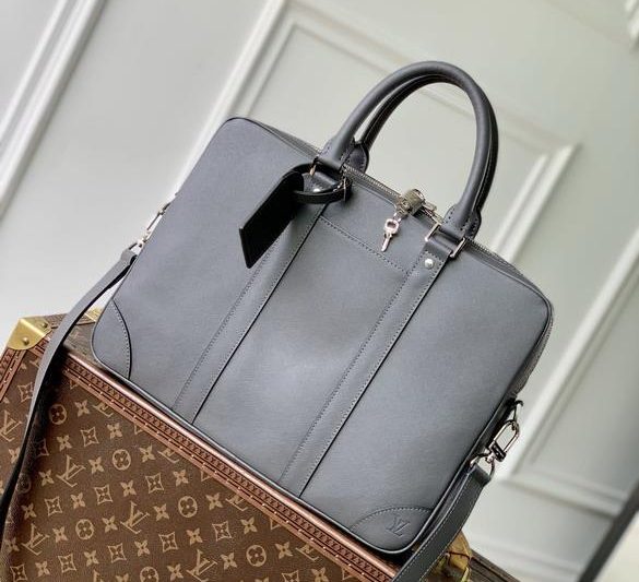 LV Replica Bags Voyage M11659 36.5×27.5x6cm gf