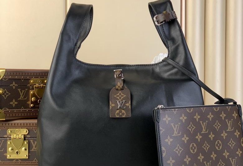 LV Replica Bags Atlantis M11266 30x41x11cm gf