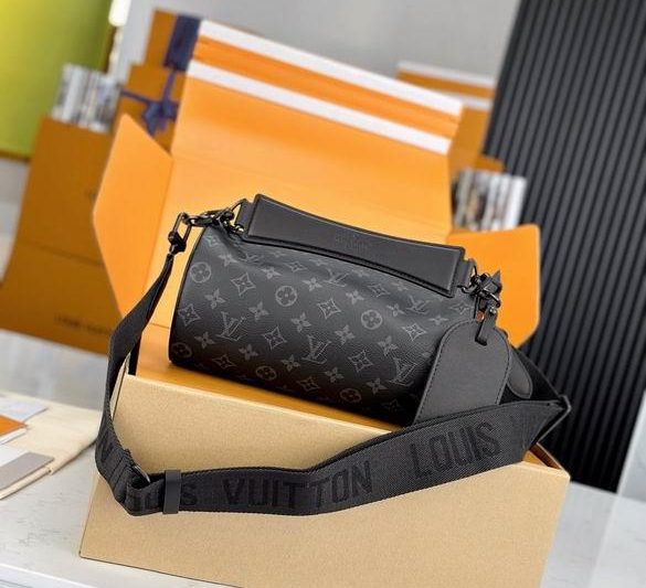 LV Replica Bags Soft polochon M46796 26x14x14cm gf