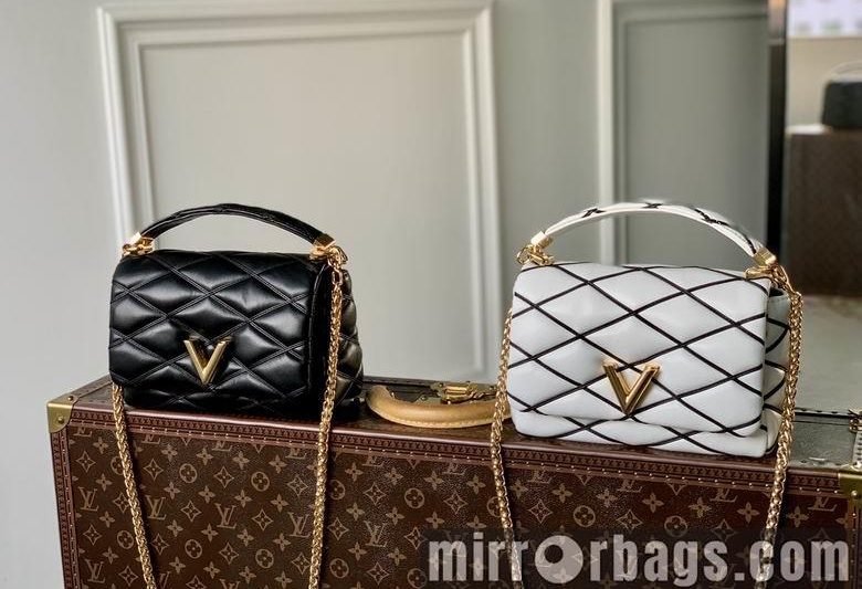 LV Replica Bags ZSTGO M22890 M22891 23x16x10cm