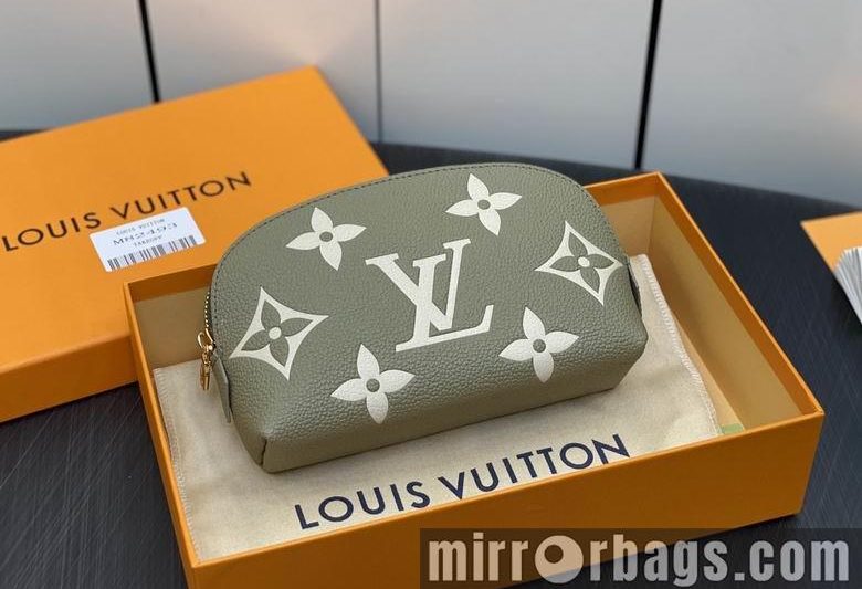 LV Replica Bags By the Pool M82493 17x12x6cm gf