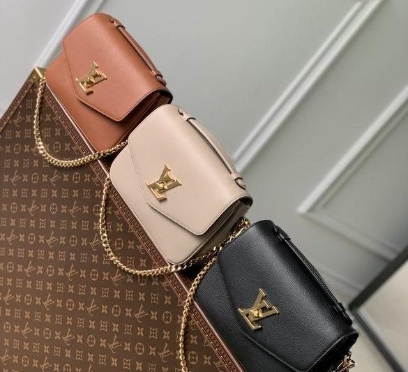 LV Replica Bags Oxford M22792 22x16x9.5cm