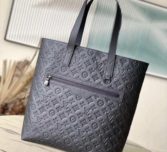 LV Replica Bags Excursion M24777 33x37x13cm gf