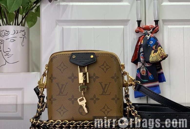 LV Replica Bags M47162 13X14X11.5cm