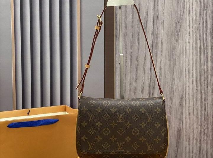 LV Replica Bags 中古包 M51257 25x22x4cm