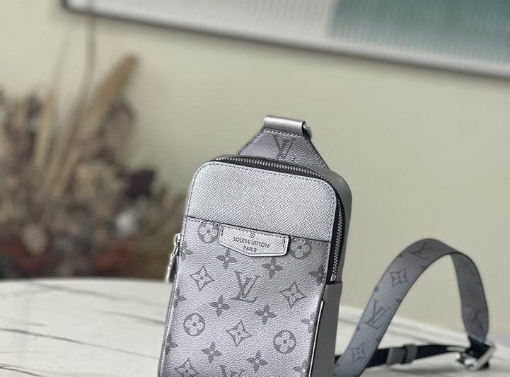 LV Replica Bags Outdoor M30833 13x21x5cm gf