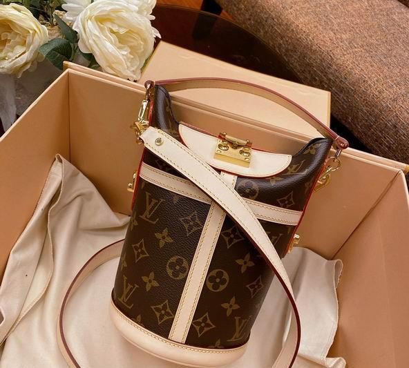 LV Replica Bags Duffle M43587 22x23x14 cm