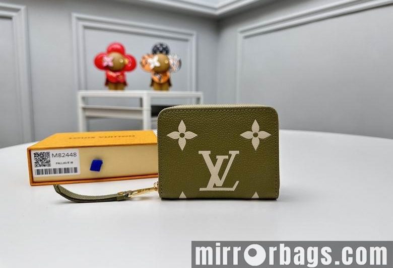 LV Replica Bags M82448 11X8.5X2cm