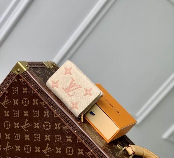 LV Replica Bags Clea M80151 11×8.5×3.5cm3