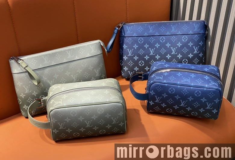 LV Replica Bags Voyage M11545 21x32x8cm