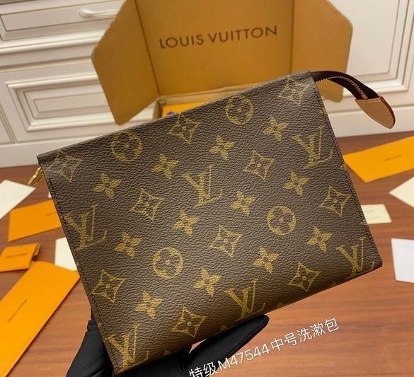 LV Replica Bags M47544 19X15X6cm