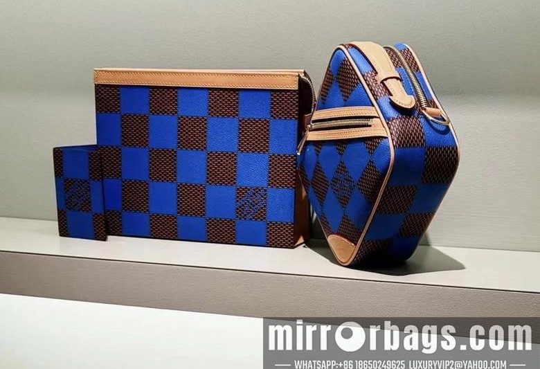 LV Replica Bags Voyage N40539 27x21x5cm