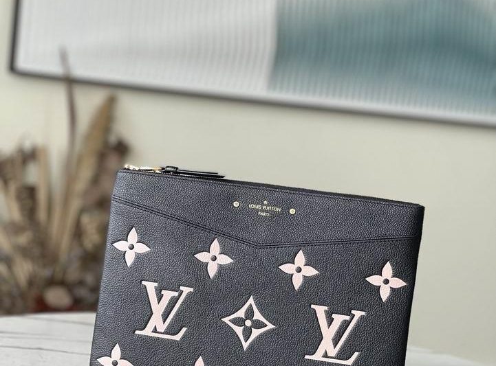 LV Replica Bags Melanie M81292 30x33x1cm