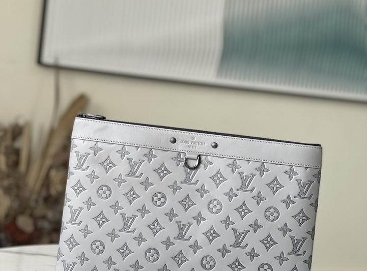 LV Replica Bags Discovery M81385 36x25x2cm