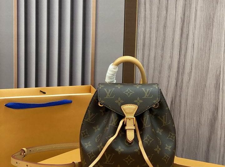 LV Replica Bags Montsouris BB 45502 17x20x10.5cm