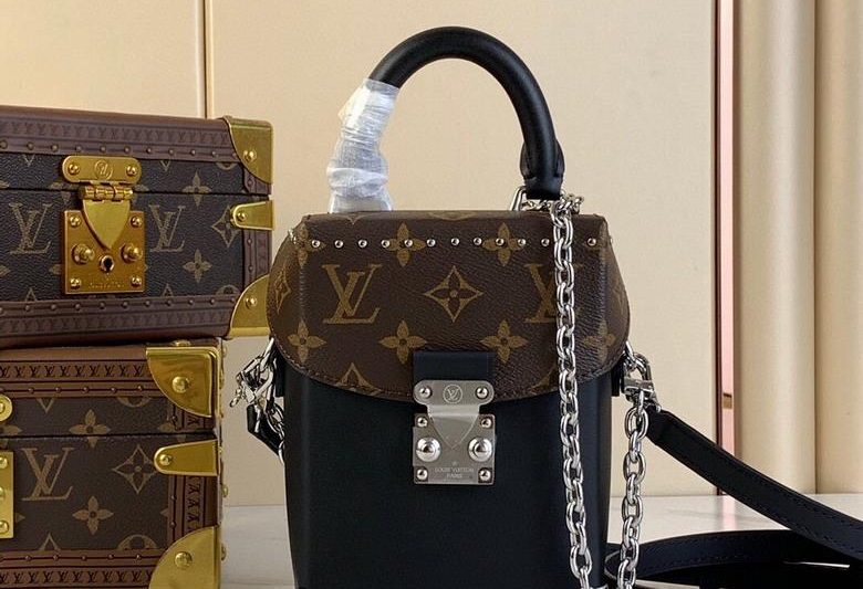 LV Replica Bags Camera Box M82465 12.5×17.6x6cm.