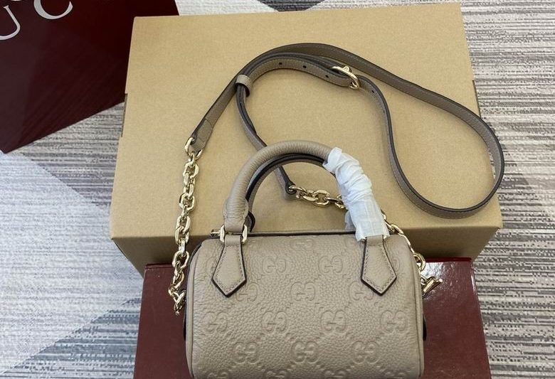 Gucci Replica Bags Emblem 815256 16.5X10X8cm MP