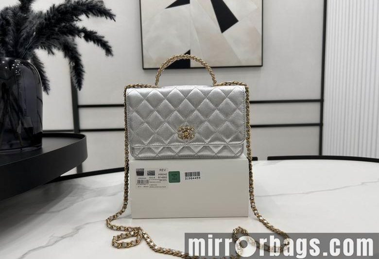 Chanel Replica Bags A96042 19cm BL