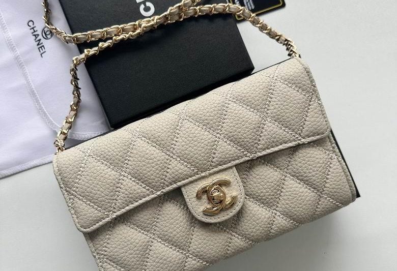 Chanel Replica Bags A50078 19X12.5X4.5cm YG 5