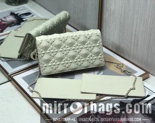 Dior Replica Bags Dior D6702钻石压纹 22x12x3cm wz