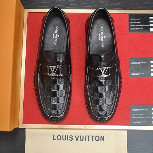 LV Replica Shoes LV sz38-45 mnf0561