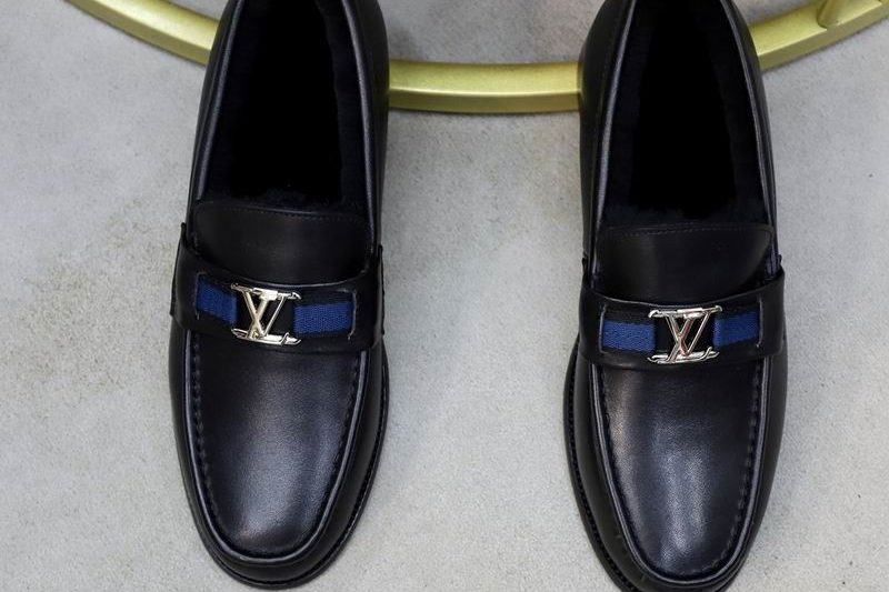 LV Replica ShoesLV sz38-45 mnf0301