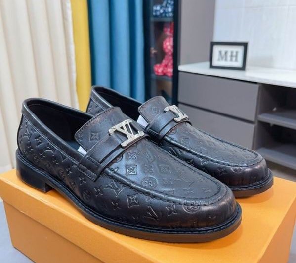 LV Replica Shoes LV sz38-44 mnf0171