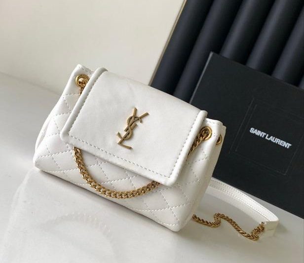 YSL Replica Bags YSL Nolita 672738 18x13x6cm 8D