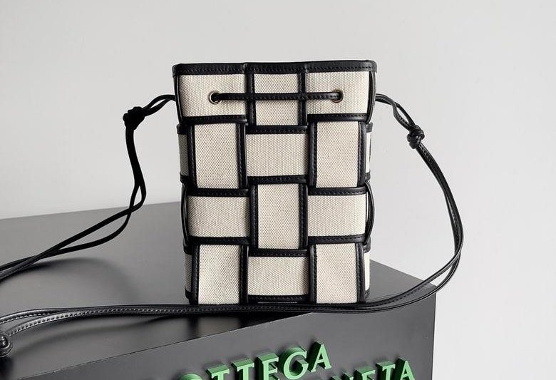 Bottega Veneta Replica Bags 680218 18x14x14cm BG 2